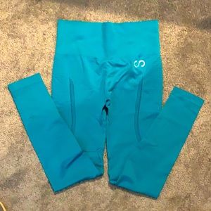 Curves ‘N Combat boots high waisted leggings